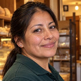 Karina, 41 · Ambato